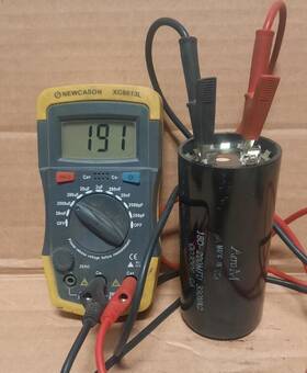 003008-05 Aero M #003008-05 Capacitor 180-220 Mfd 330vac 2.06 Inch Dia. X 4-3/8 Lg. D168c