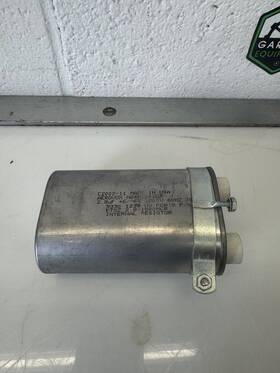 C2002-11 Aerovox Oval Capacitor 2.8if 1800v 60hz