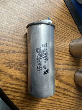 Z73p4024mr Aerovox Mrp988178 Capacitor 24uf 400vac Rm102 Mrp929757 50/60hz 90c