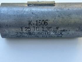 P138f44 Aerovox Vintage K-1506 Capacitor Fixed Paper 1.25 To 1.35uf / 220 Vac