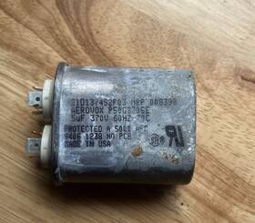 P50g3705e Aerovox 5 Mfd 370v Capacitor Used