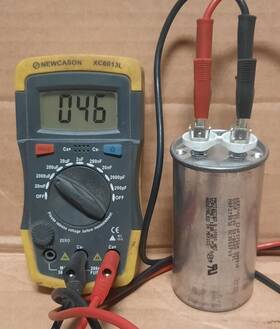 Z24p3750m Aerovox #z24p3750m Capacitor 50uf 370vac 2 Inch Dia. X 3-3/4 Lg. B114h