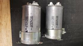 Z24p4435m Aerovox Motor Run Capacitor 35 Uf 440 Vac Lot Of 2