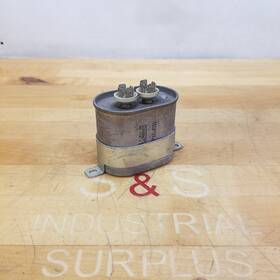 Z64p3715m75 Aerovox Capacitor 15 Uf 370 Volt 60 Hz - Used