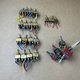 Eceb1cu221 Arrow-hart Lot Of 16 Te-6 Toggle Switches Minatare 3 Ts-3 Used