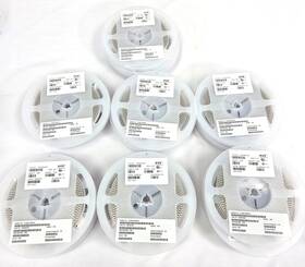12106d107kat2a Avx Lot Of 35 Smd Capacitor Reels 100 F 92569761 Surface Mount