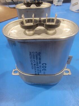 Ktsm66u126m32 Cde Ktsm66u186m3e Lot Of 16 Capacitor 12uf 660v