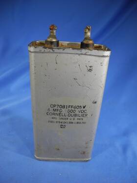 Cp70b1ff605v Cornell Dubilier - Capacitor 6uf 600v Oil Hermetically Sealed Radi