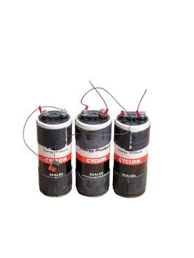 0820-0004 Cyclone Lot Of 3 Bc Cell Capacitor