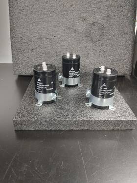 B41560-a8159-m Epcos Lot Of 3 15000 F Aluminum Electrolytic Capacitor