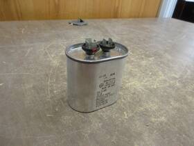21l3110 Ge Capacitor 10uf 370vac 60hz Used