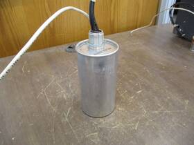 8bbb301 Ge 9l Capacitor 650v 60hz 3p Used