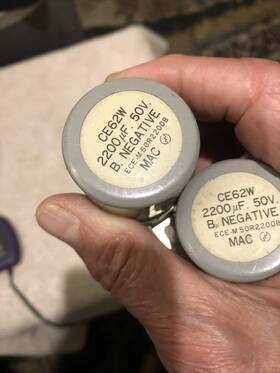 2200-ce62 Mac Ce62w 2200 Uf 50vdc Lot 2 Electrolytic Caps Polarized And Tested Good Esr
