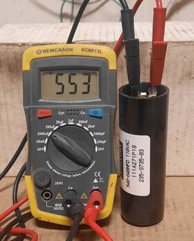 111a271p19 Mallory #111a271p19 Capacitor 540-648 Mfd 110 Vac 1.42 Inch Dia X 4.34 Lg. M116