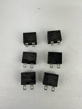 Em601030d1ln1ht Nichicon Capacitor 200v 3uf 600vdc - Lot Of 6