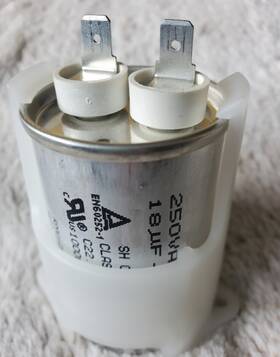 Rnv-25h1805 Nuintek Aluminum Capacitor 18 F 250vac Connector