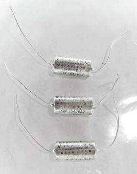 96p10496s2 Sprague Vintage 35 Vitamin .1-600 Dc Capacitor Lot Of 3