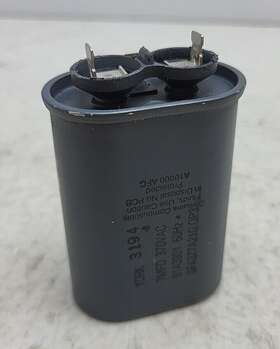53h32 York Run Capacitor 7 Mfd 370 Vac 60 Hz